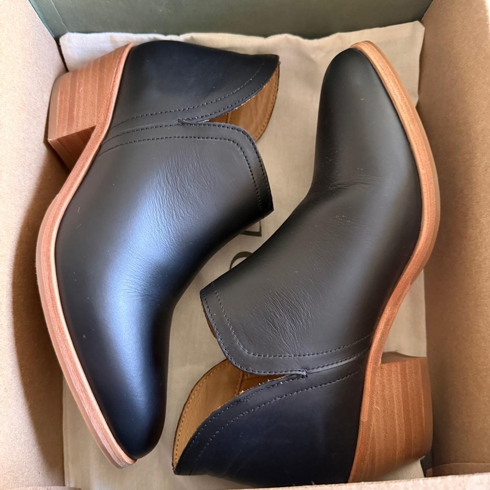 Black Ankle Leather Bootie